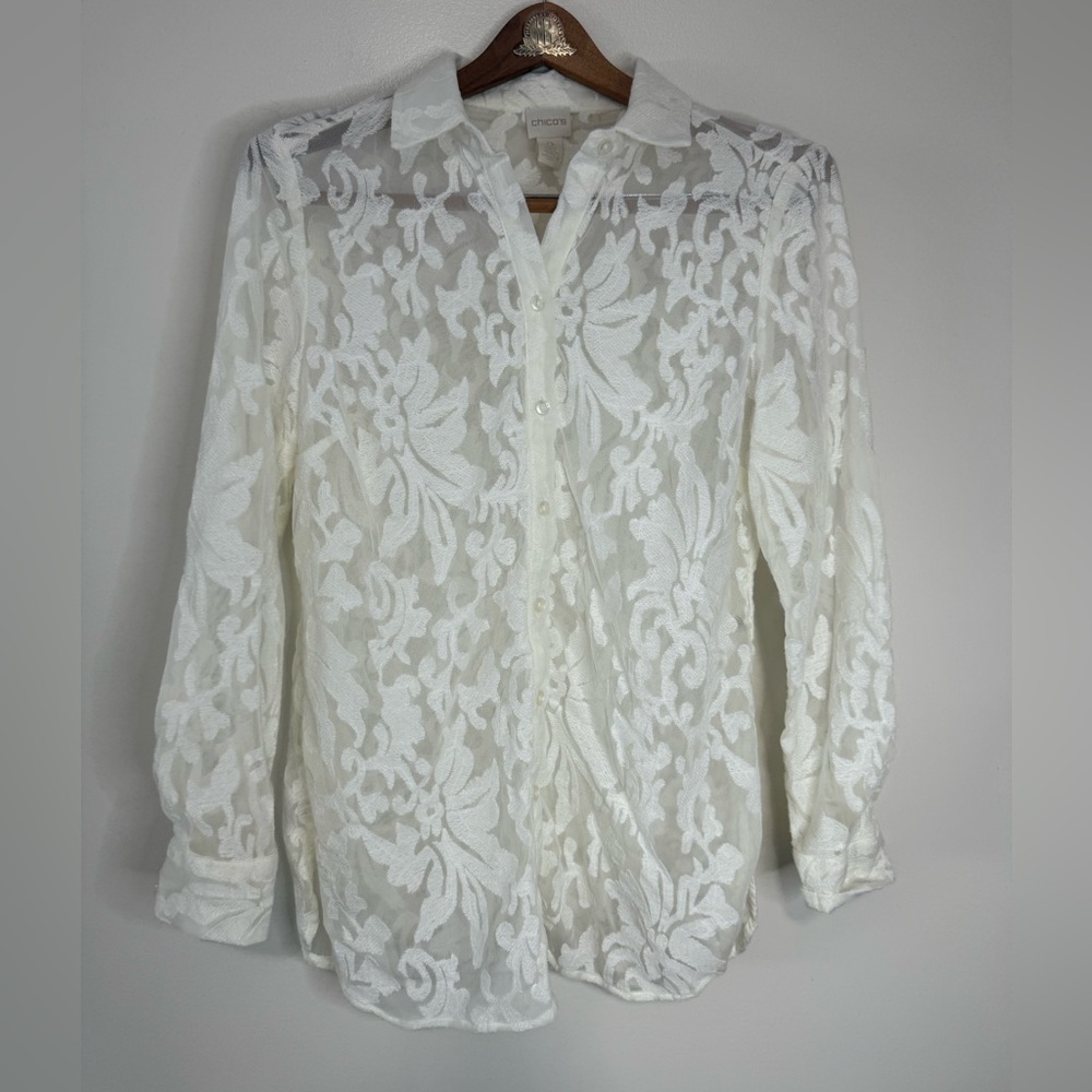 Chico's cream colored Lace Button-Up Blouse in size small (0)